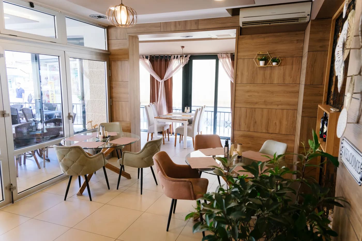Interijer restorana Agape